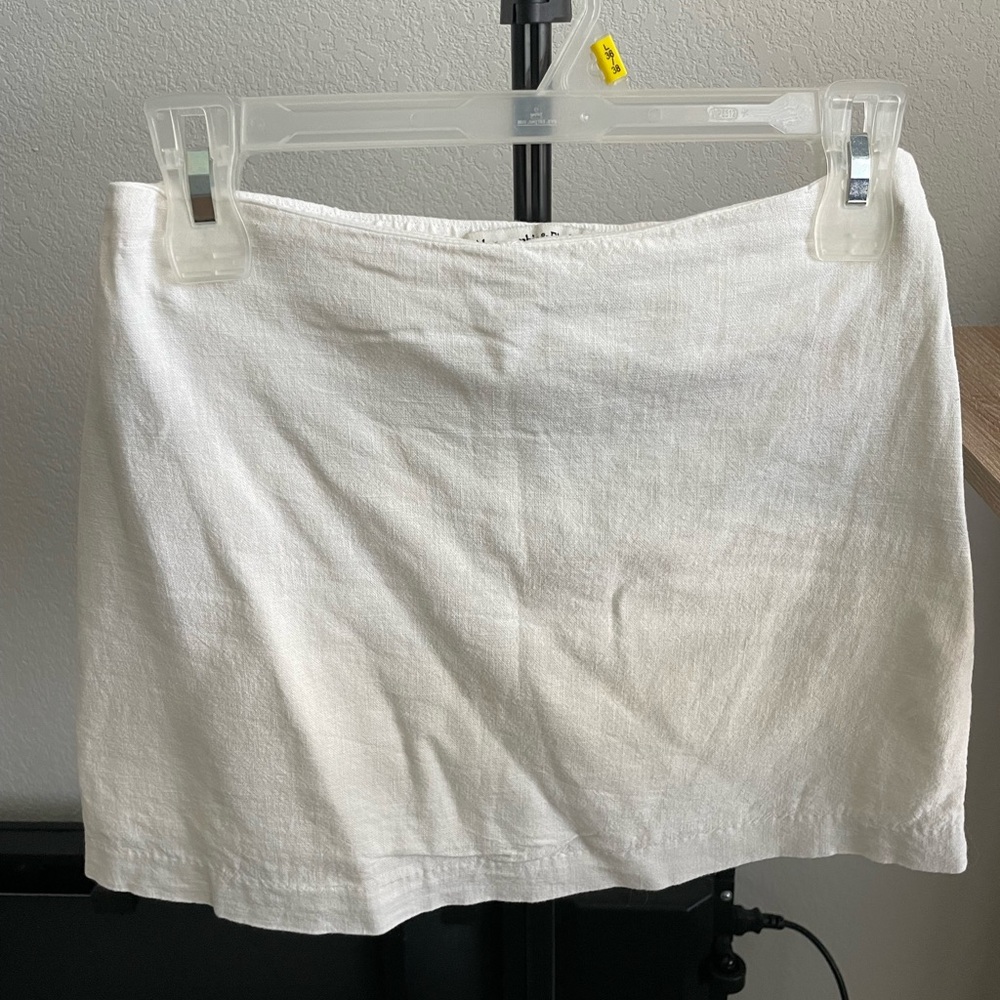 Abercrombie White Linen Skort